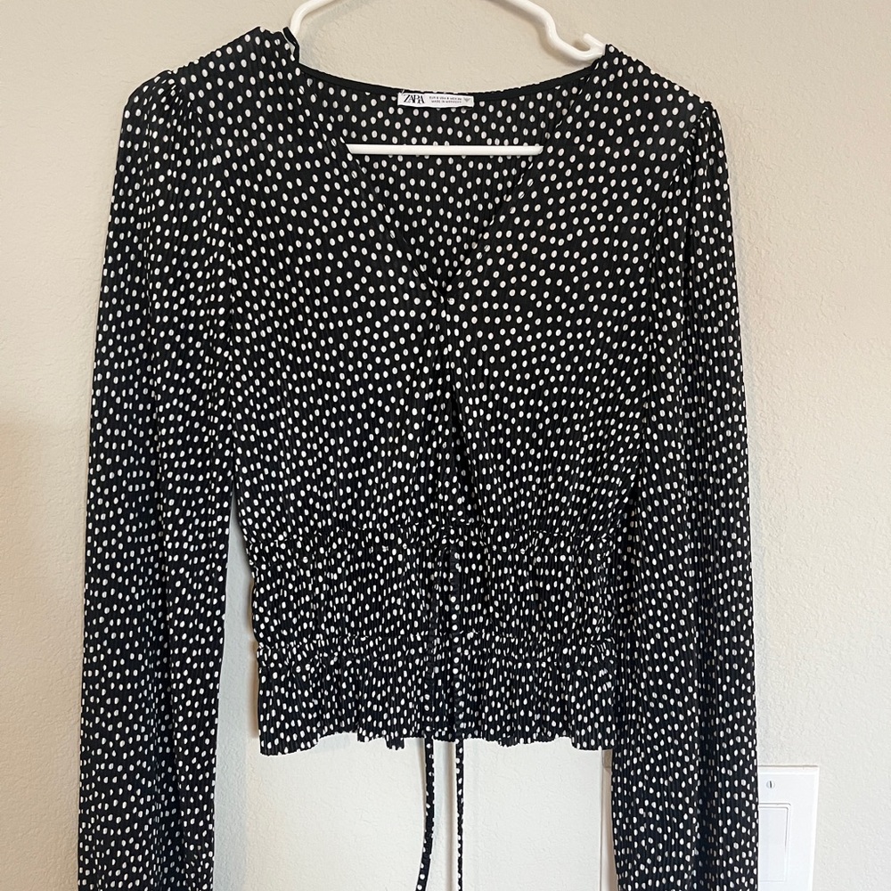 Zara Ribbed v-neck top (small)
